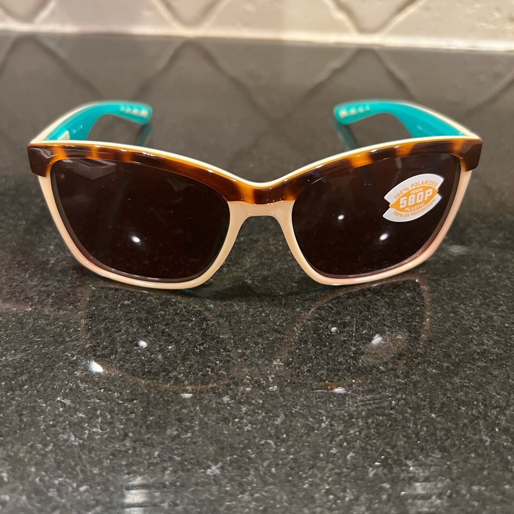 ✨✨ BRAND NEW✨✨ COSTA women’s Ana retro tortoise sun glasses